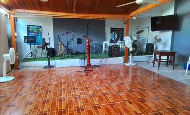 Casa amplia en Santa Marta