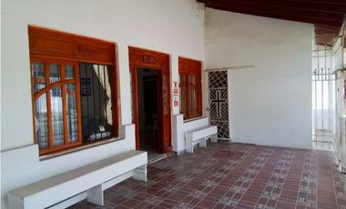 Casa amplia en Santa Marta