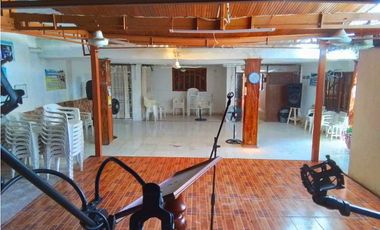 Casa amplia en Santa Marta