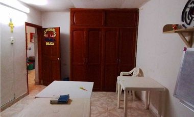 Casa amplia en Santa Marta