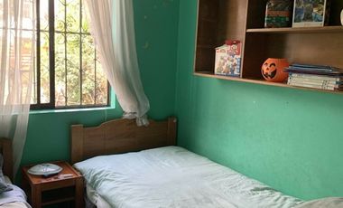 Casa en venta. 4d más servicios. Lo Barnechea