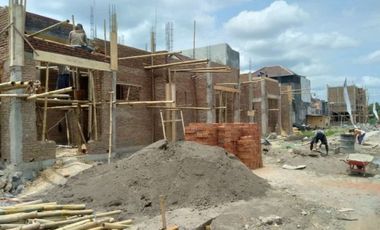 Rumah 2 lantai UNS, harga sekitar 700 juta dijual 500 juta