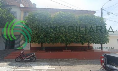 casa en arriendo en pueblo nuevo. Cod A17010