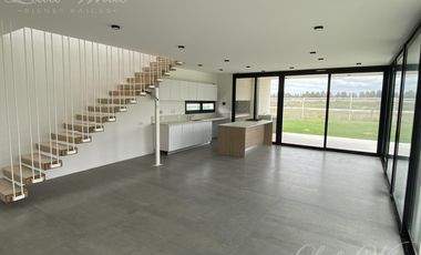 Casa en venta en Lares de Canning