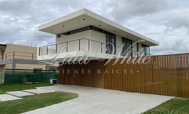 Casa en venta en Lares de Canning