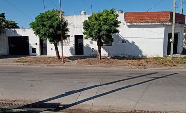 CASA EN VENTA 5 AMBIENTES CON LOCAL - CALLE BARRAGAN 5100  GONZALEZ CATAN