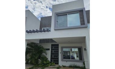 Casa en venta  modelo noni en olivos 3 playa del carmen
