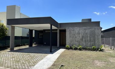 Casa en venta en Country Pinar 2