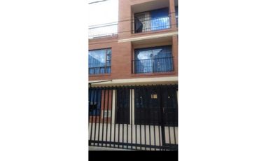Se vende casa en  Chía de tres pisos a 10 minutos del centro