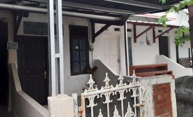 Minimalis Strategis Dkt Stasiun Kranji Jl Lebar 2 mobil Tdk ada garasi