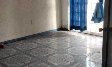 CASA EN VENTA CON ALBERCA COL. PRIMERO DE MAYO VERACRUZ,VER.