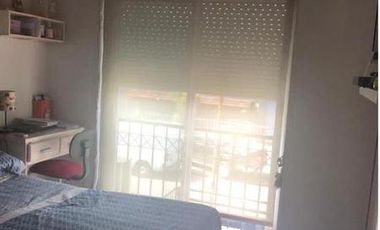 TRIPLEX 4 AMB. CON PATIO Y COCHERA