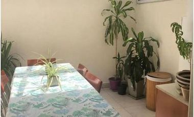 TRIPLEX 4 AMB. CON PATIO Y COCHERA