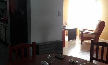 CASA EN VENTA CON LOCALES!!!!