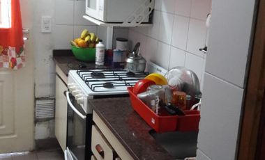 CASA EN VENTA CON LOCALES!!!!
