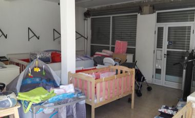 CASA EN VENTA CON LOCALES!!!!