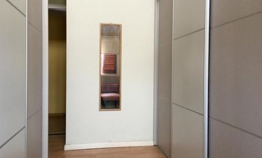 DUPLEX CON MUY BUENA DISTRIBUCIÓN POR TENER 4,30 mts DE ANCHO, CON 3 DORMITORIOS Y PATIO CON PARRILLA.