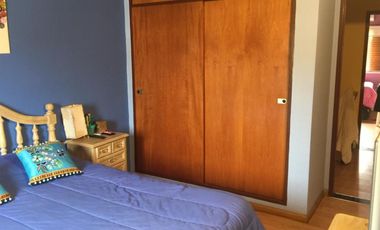 DUPLEX CON MUY BUENA DISTRIBUCIÓN POR TENER 4,30 mts DE ANCHO, CON 3 DORMITORIOS Y PATIO CON PARRILLA.