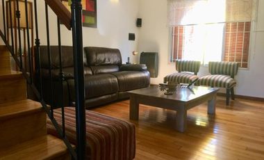 DUPLEX CON MUY BUENA DISTRIBUCIÓN POR TENER 4,30 mts DE ANCHO, CON 3 DORMITORIOS Y PATIO CON PARRILLA.