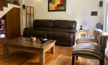 DUPLEX CON MUY BUENA DISTRIBUCIÓN POR TENER 4,30 mts DE ANCHO, CON 3 DORMITORIOS Y PATIO CON PARRILLA.