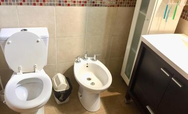 DUPLEX CON MUY BUENA DISTRIBUCIÓN POR TENER 4,30 mts DE ANCHO, CON 3 DORMITORIOS Y PATIO CON PARRILLA.