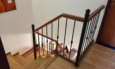 DUPLEX CON MUY BUENA DISTRIBUCIÓN POR TENER 4,30 mts DE ANCHO, CON 3 DORMITORIOS Y PATIO CON PARRILLA.