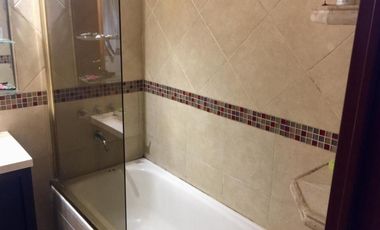 DUPLEX CON MUY BUENA DISTRIBUCIÓN POR TENER 4,30 mts DE ANCHO, CON 3 DORMITORIOS Y PATIO CON PARRILLA.