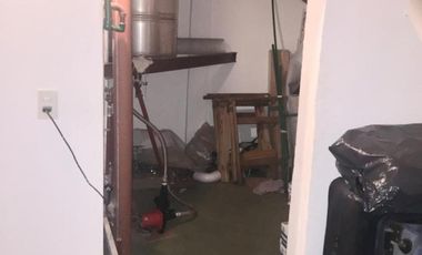 DUPLEX CON MUY BUENA DISTRIBUCIÓN POR TENER 4,30 mts DE ANCHO, CON 3 DORMITORIOS Y PATIO CON PARRILLA.