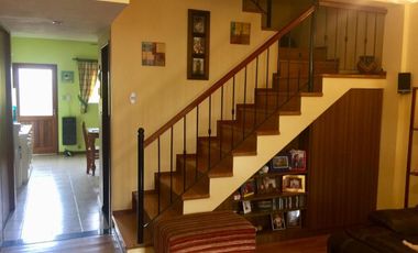DUPLEX CON MUY BUENA DISTRIBUCIÓN POR TENER 4,30 mts DE ANCHO, CON 3 DORMITORIOS Y PATIO CON PARRILLA.