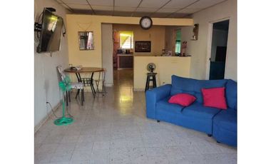 VENDO CASA EN LA CHORRERA BARRIO COLÓN VIA EL ROSARIO 6R