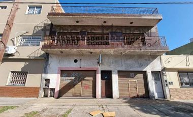 Casa con Departamento en venta en Ramos Mejia Sur
