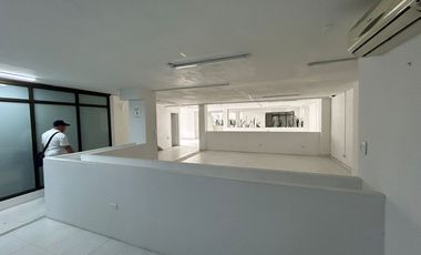 oficina en arriendo en av 30 de agosto. Cod A5685