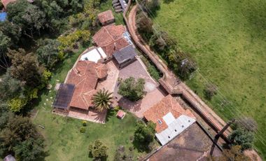 casa en arriendo/venta en vereda el salitre. Cod V15837