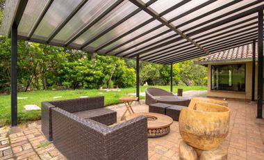 casa en arriendo/venta en vereda el salitre. Cod V15837