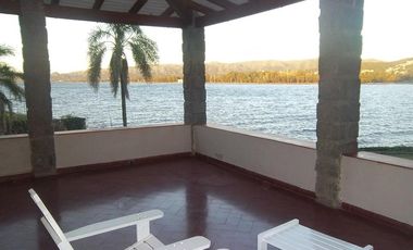 Casa con costa lago Villa Carlos Paz