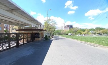 apartamento en arriendo en conjunto parque 93 piso 3 sin ascensor. Cod A13852