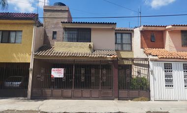 Casa en renta 3 recamarás Rincón de Bugambilias León Gto.
