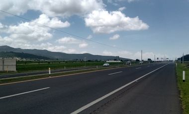 Se vende terreno sobre la carretera Tulancingo- Pachuca,  zona el Susto, Hidalgo.