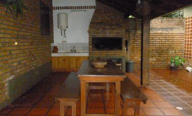 GUIDEK - STASIUK PROPIEDADES VENDE HERMOSA CASA