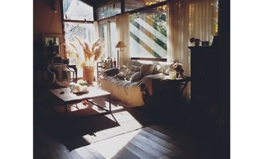 Casa 5 ambientes/ Pocos años de antigüedad/ Barrio El Tejado