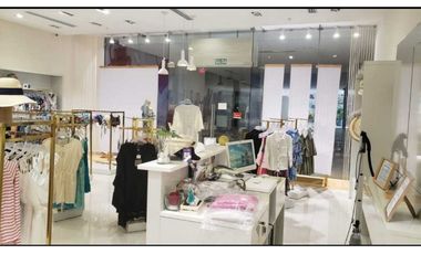 Se vende exclusivio local  Atrio Mall costa del este 83 mts