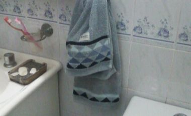 Casa americana en buen estado en Barrio Almafuerte