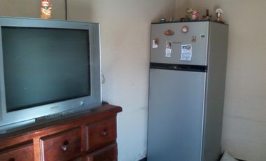 Casa americana en buen estado en Barrio Almafuerte