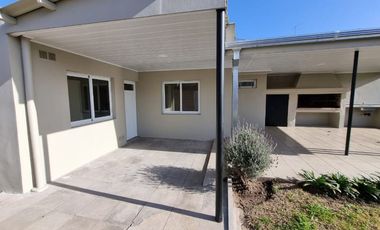 Casa con Departamento en venta en Lujan Centro
