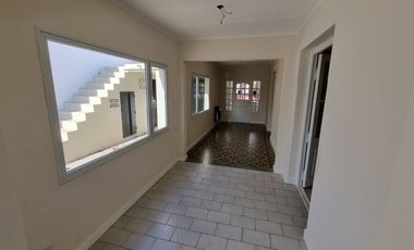 Casa con Departamento en venta en Lujan Centro