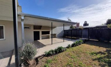 Casa con Departamento en venta en Lujan Centro