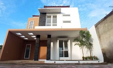 Rumah 2 Lantai Siap Huni Premium dekat Tol bekasi Timur