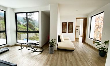 HERMOSA CASA EN VENTA EN LA CATEDRAL - ENVIGADO