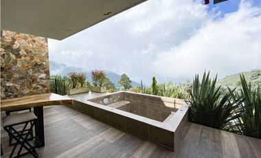 HERMOSA CASA EN VENTA EN LA CATEDRAL - ENVIGADO