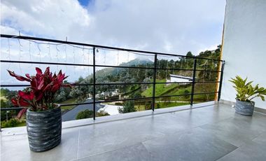 HERMOSA CASA EN VENTA EN LA CATEDRAL - ENVIGADO